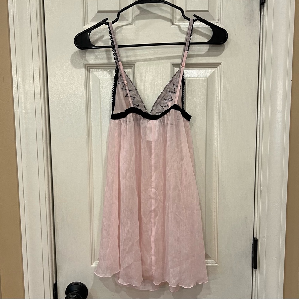 H&M Babydoll Pink and Black Lace Slip Dress Sabrina Carpenter - Picture 3 of 3